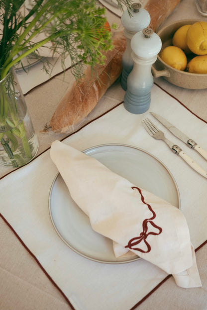 Line Placemat - White/Red Piping